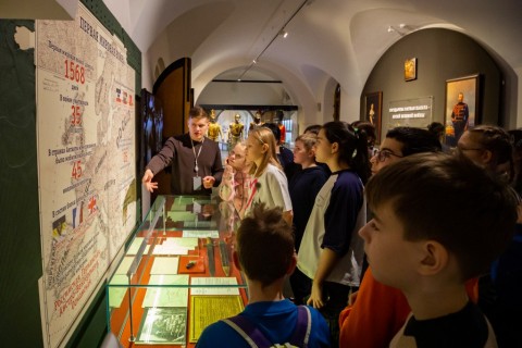 Волонтеры КПЭГ организовали поездку школьников в Музей Первой мировой войны